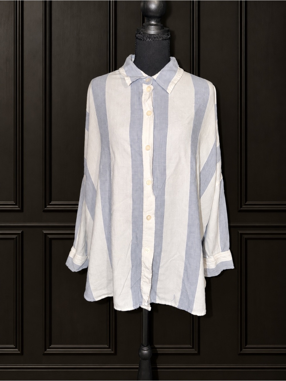 American Eagle Women’s Oversized Striped Button Down Shirt Blue White Long Sleev